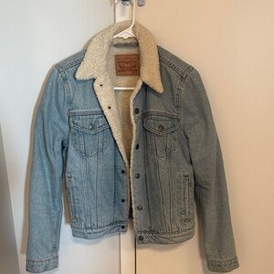 Levi's women’s Blue Denim Jacket with Sherpa Lining